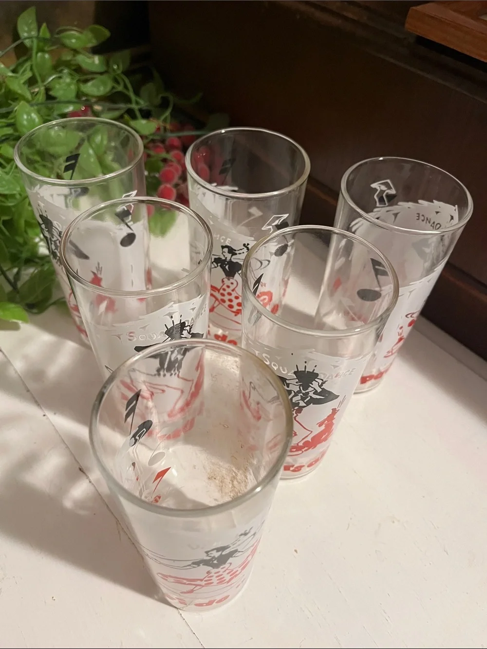 6 SQUARE DANCE MCM GLASSES 1950’s Do Si Do Dog Howling Crock Whiskey Jug VTG